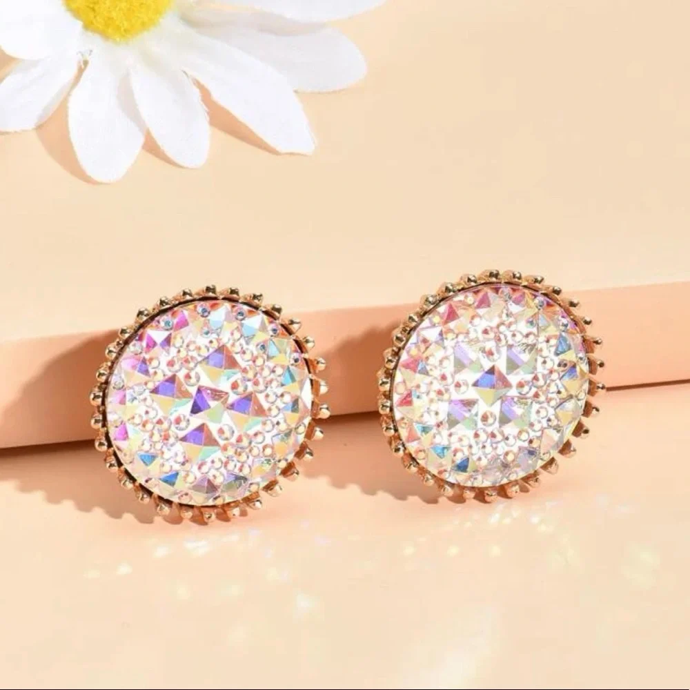 🎉HP🎉 🦋 3/$24 Large round rhinestone sparklers 💎 / NWOT - Picture 3 of 4